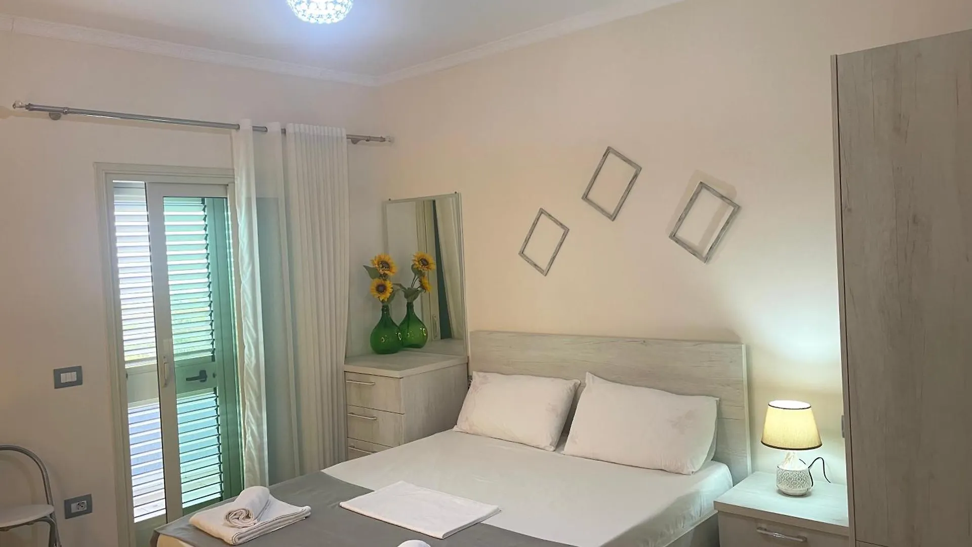 Nandos Apartment 1 Durres Albania
